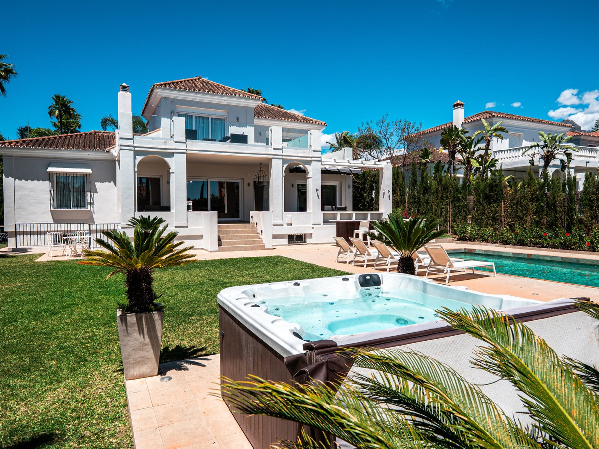 Huis te koop in Nueva Andalucía | 6 slaapkamers H5383045