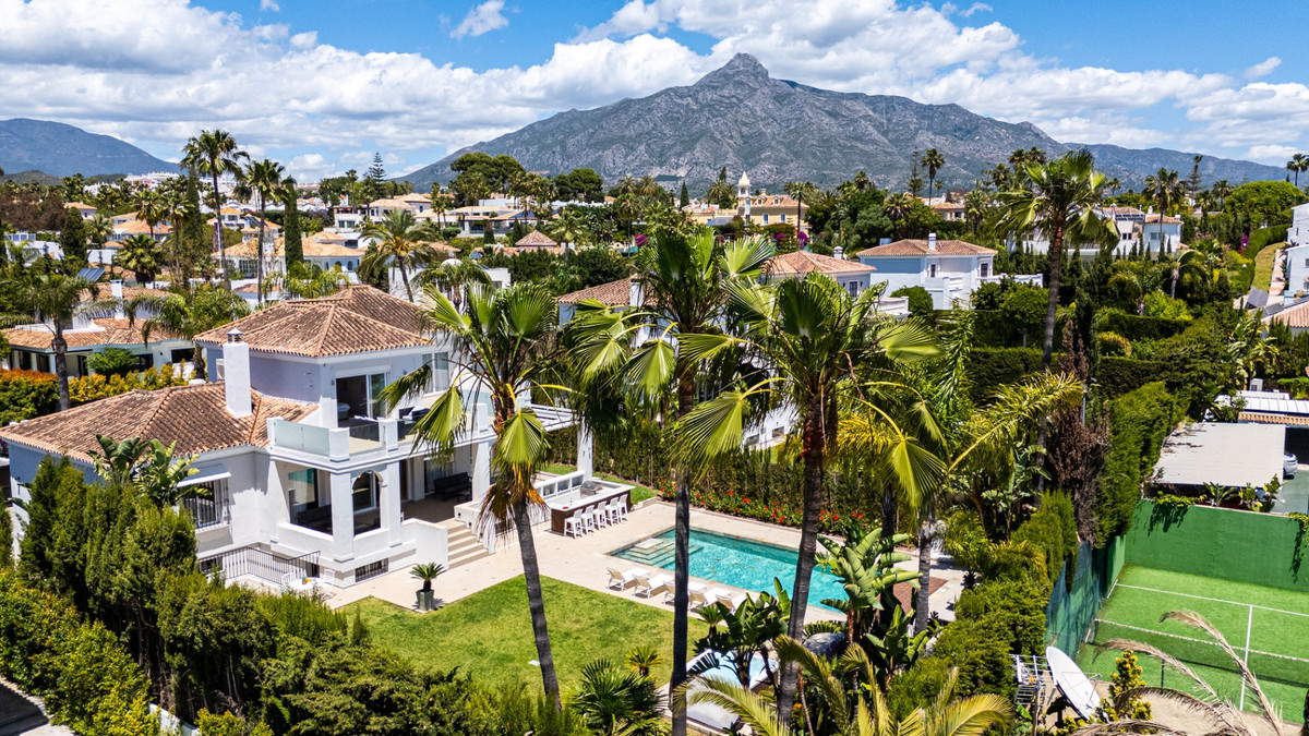 Huis te koop in Nueva Andalucía | 6 slaapkamers H5383045