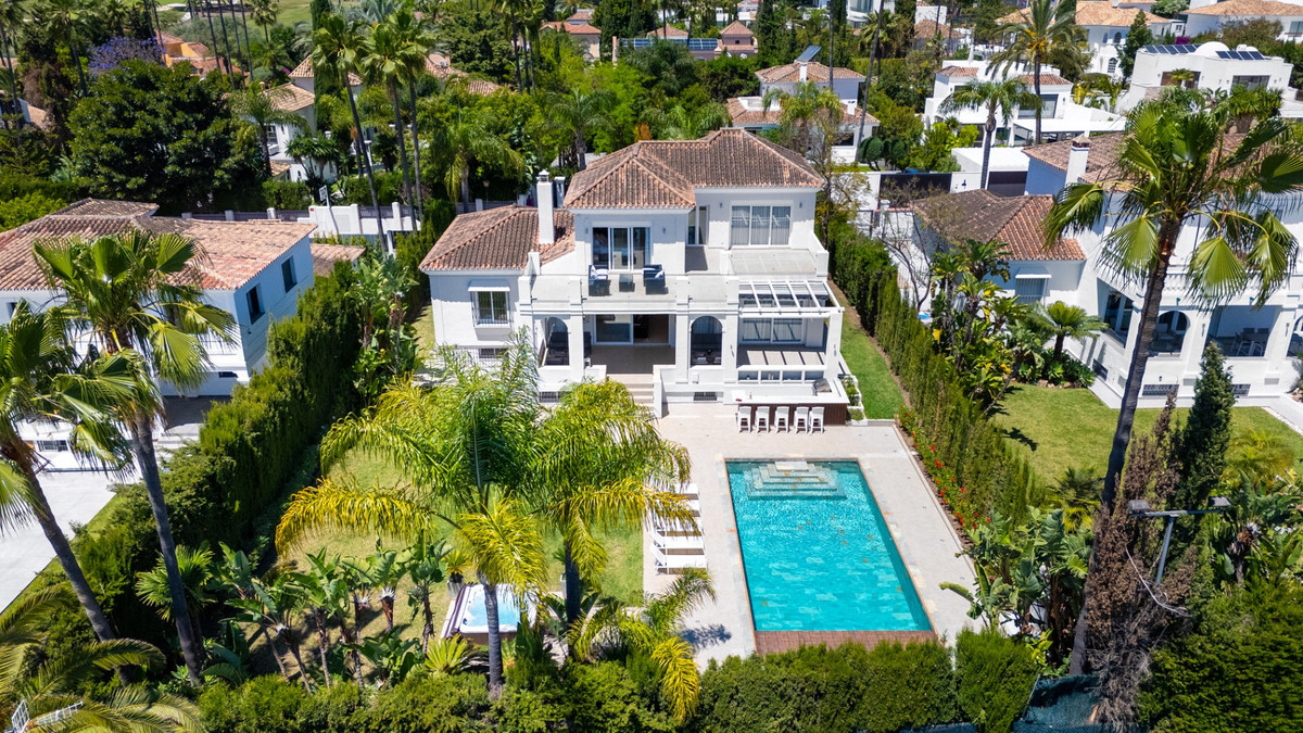 Huis te koop in Nueva Andalucía | 6 slaapkamers H5383045