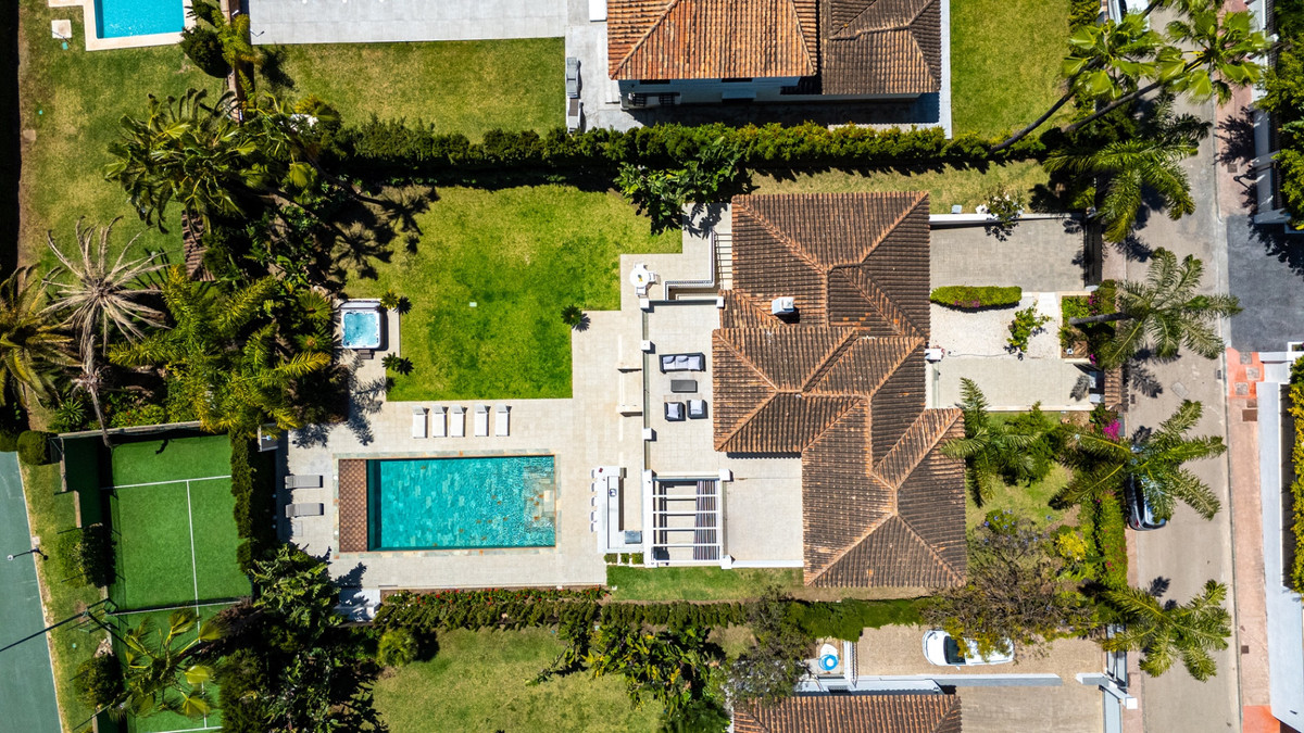 Huis te koop in Nueva Andalucía | 6 slaapkamers H5383045