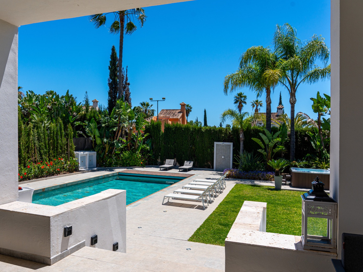 Huis te koop in Nueva Andalucía | 6 slaapkamers H5383045