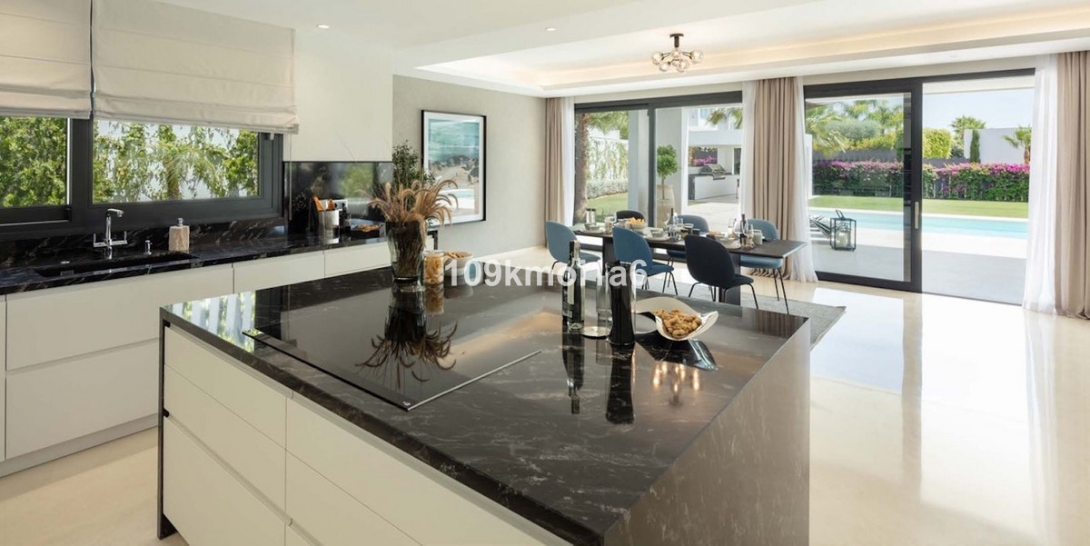 Huis te koop in Nueva Andalucía | 5 slaapkamers H5387074