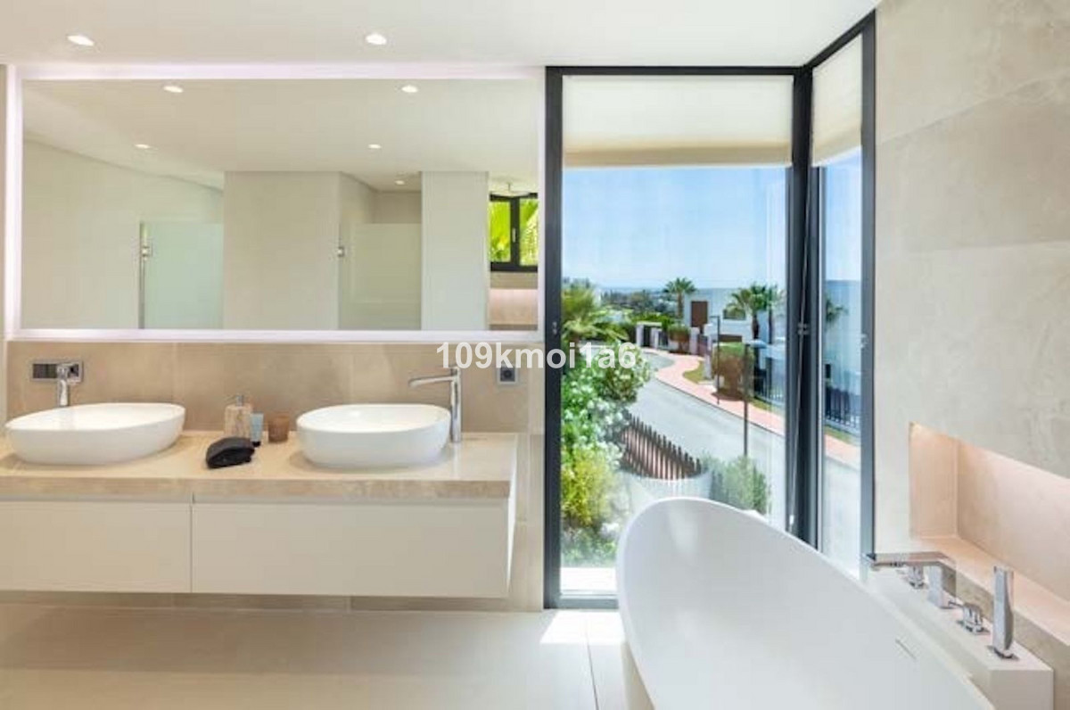 Huis te koop in Nueva Andalucía | 5 slaapkamers H5387074