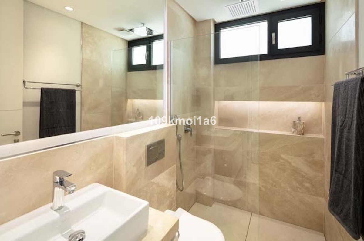 Huis te koop in Nueva Andalucía | 5 slaapkamers H5387074