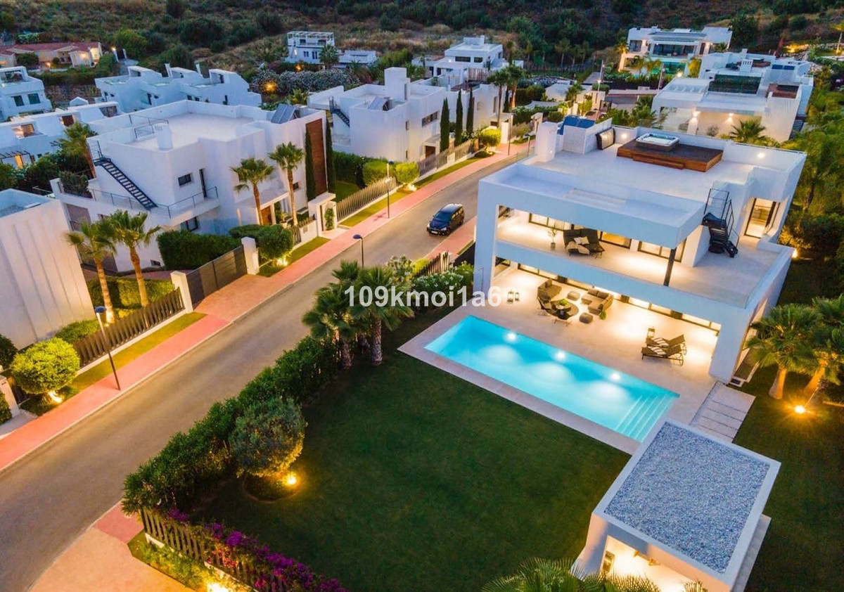 Huis te koop in Nueva Andalucía | 5 slaapkamers H5387074