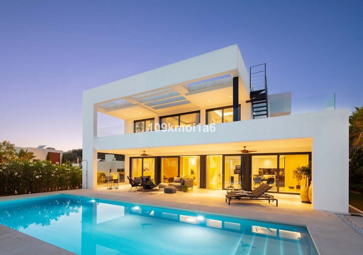 Huis te koop in Nueva Andalucía | 5 slaapkamers H5387074