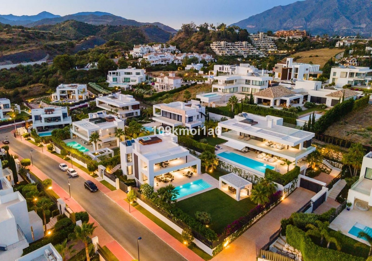 Huis te koop in Nueva Andalucía | 5 slaapkamers H5387074