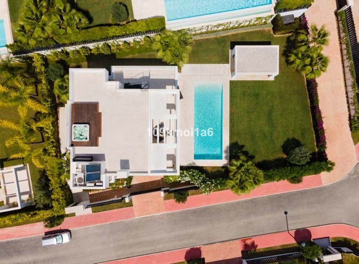 Huis te koop in Nueva Andalucía | 5 slaapkamers H5387074