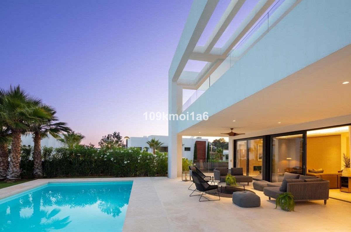 Huis te koop in Nueva Andalucía | 5 slaapkamers H5387074