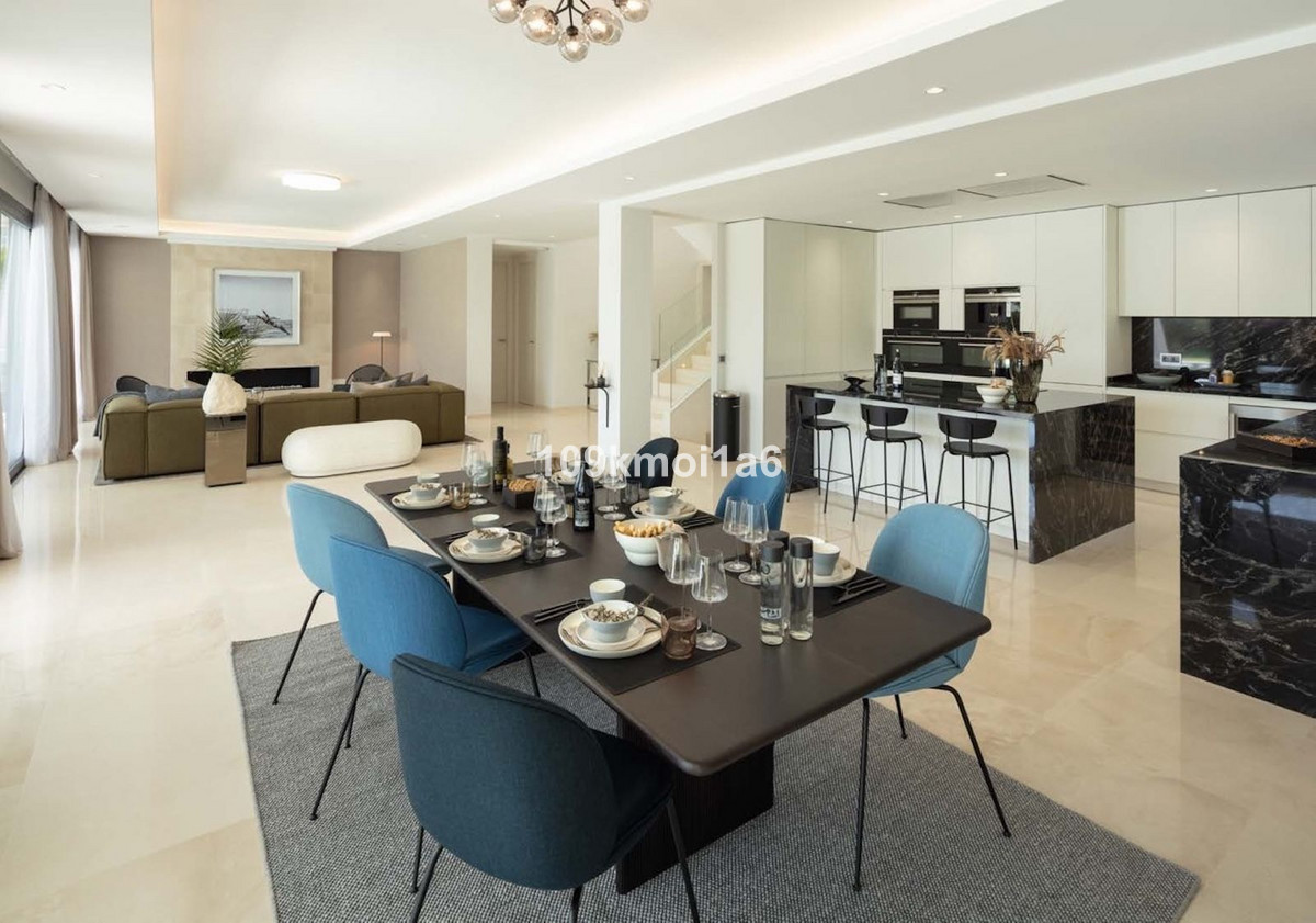 Huis te koop in Nueva Andalucía | 5 slaapkamers H5387074