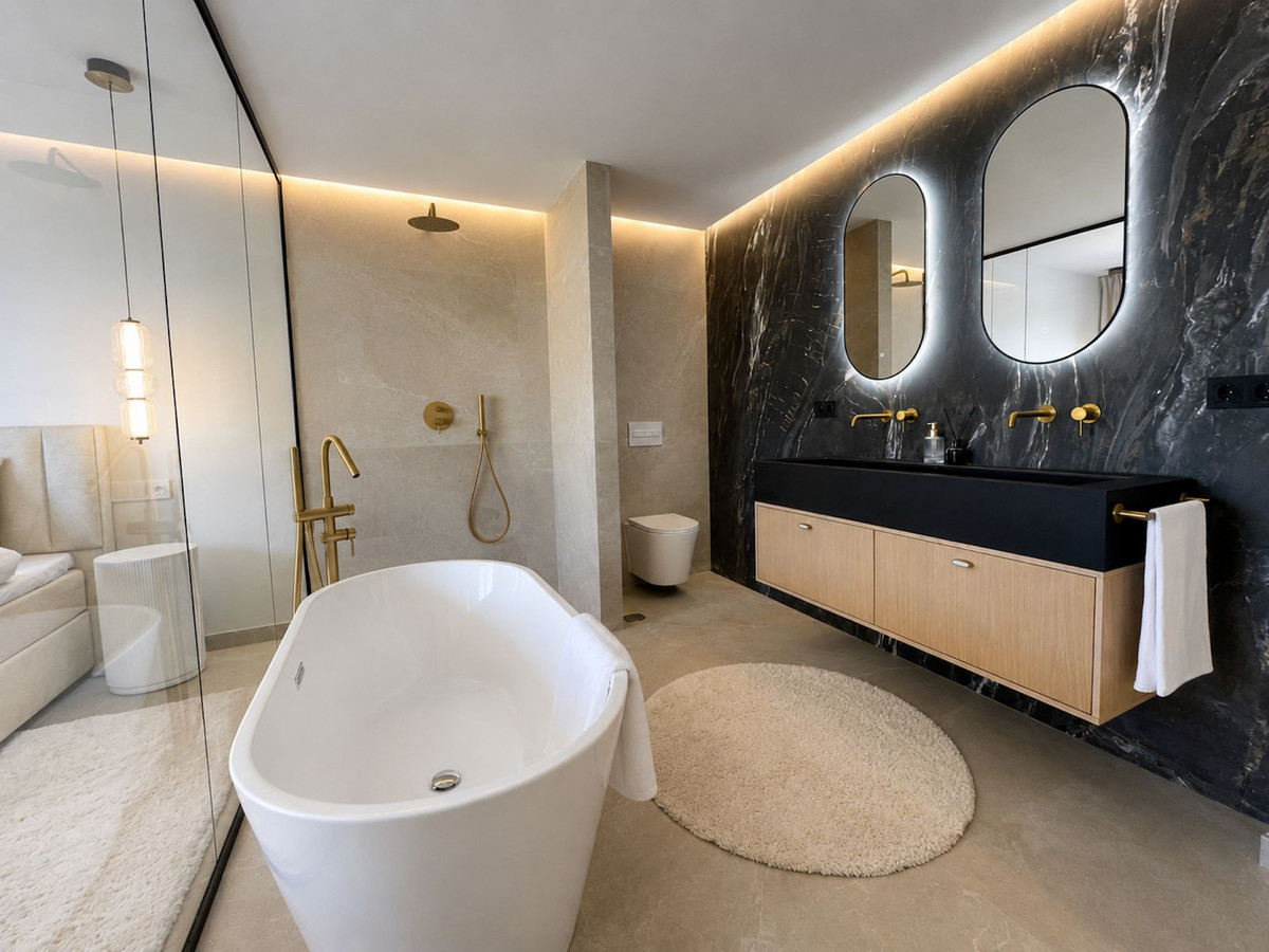 Huis te koop in Nueva Andalucía | 4 slaapkamers H5389723