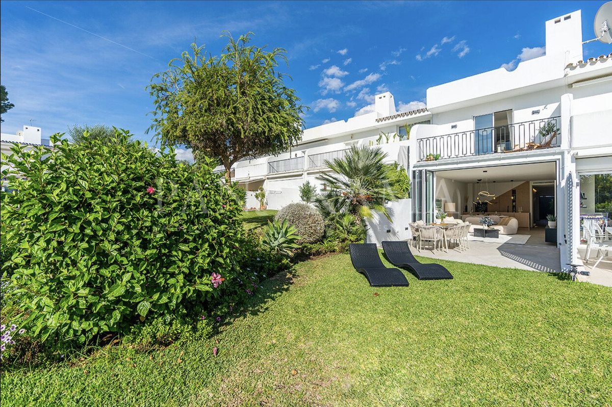 Huis te koop in Nueva Andalucía | 4 slaapkamers H5389723