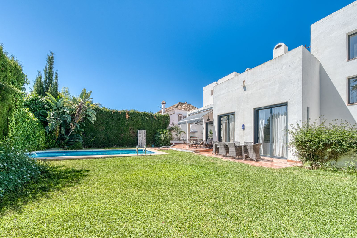 Huis te koop in Nueva Andalucía | 6 slaapkamers H5390650