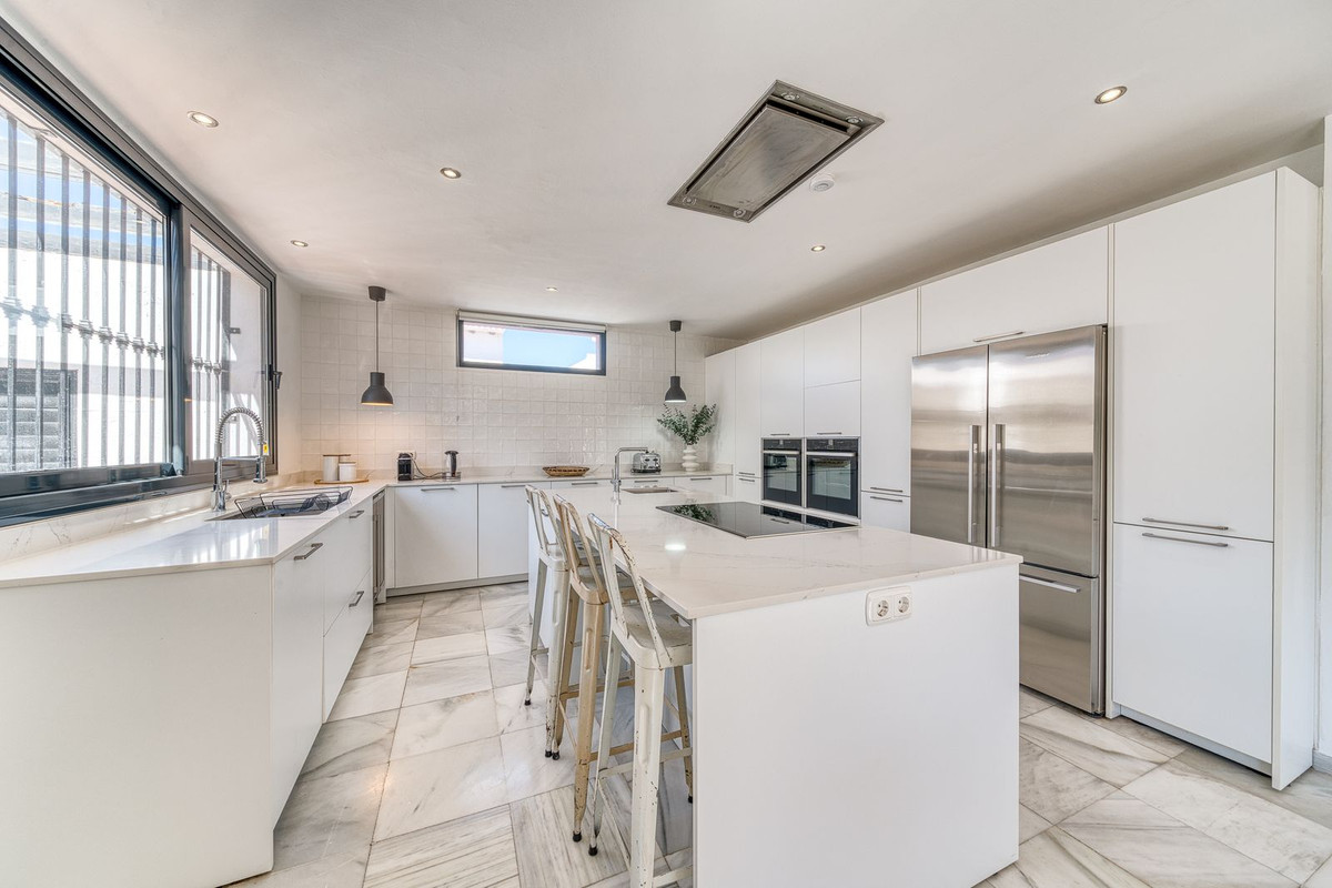 Huis te koop in Nueva Andalucía | 6 slaapkamers H5390650