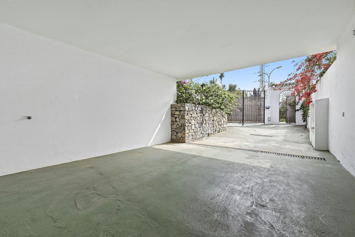 Huis te koop in Nueva Andalucía | 4 slaapkamers H5391193