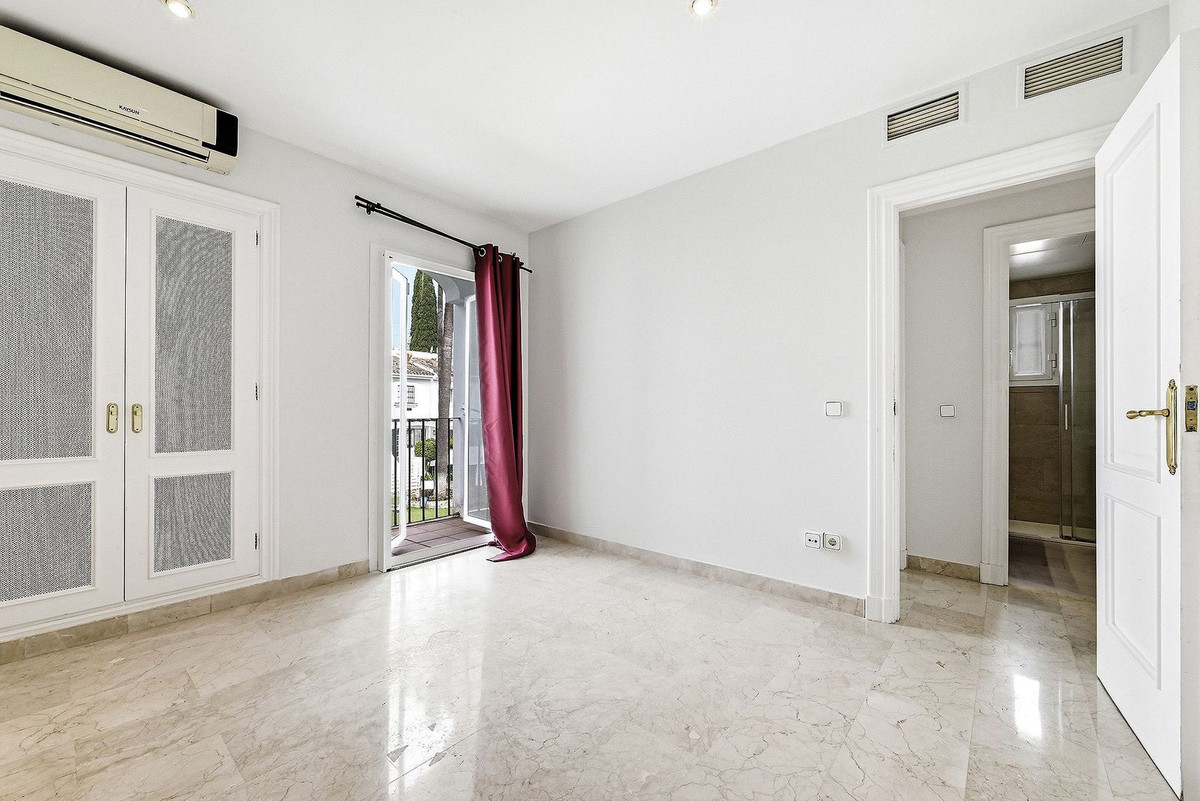 Huis te koop in Nueva Andalucía | 4 slaapkamers H5391193