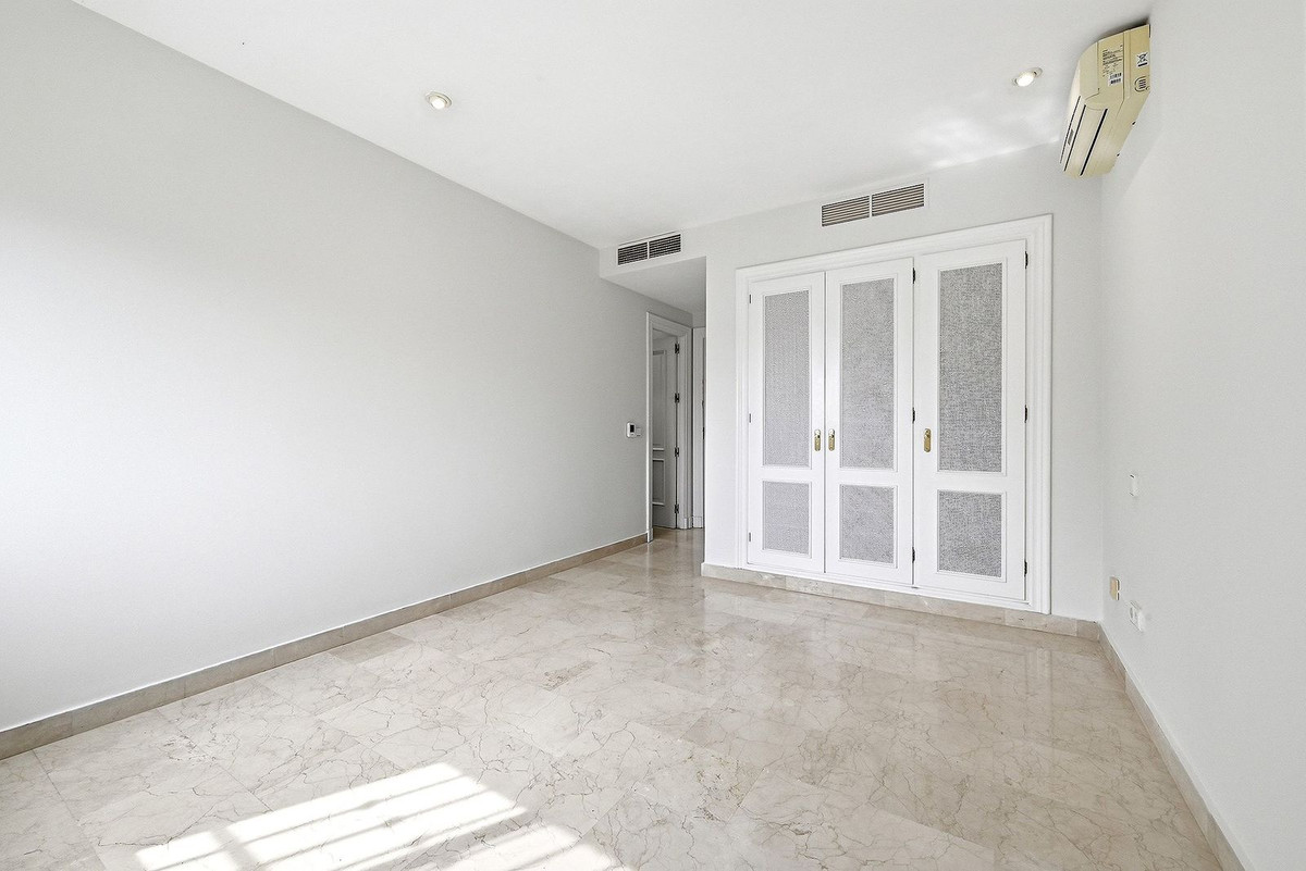 Huis te koop in Nueva Andalucía | 4 slaapkamers H5391193