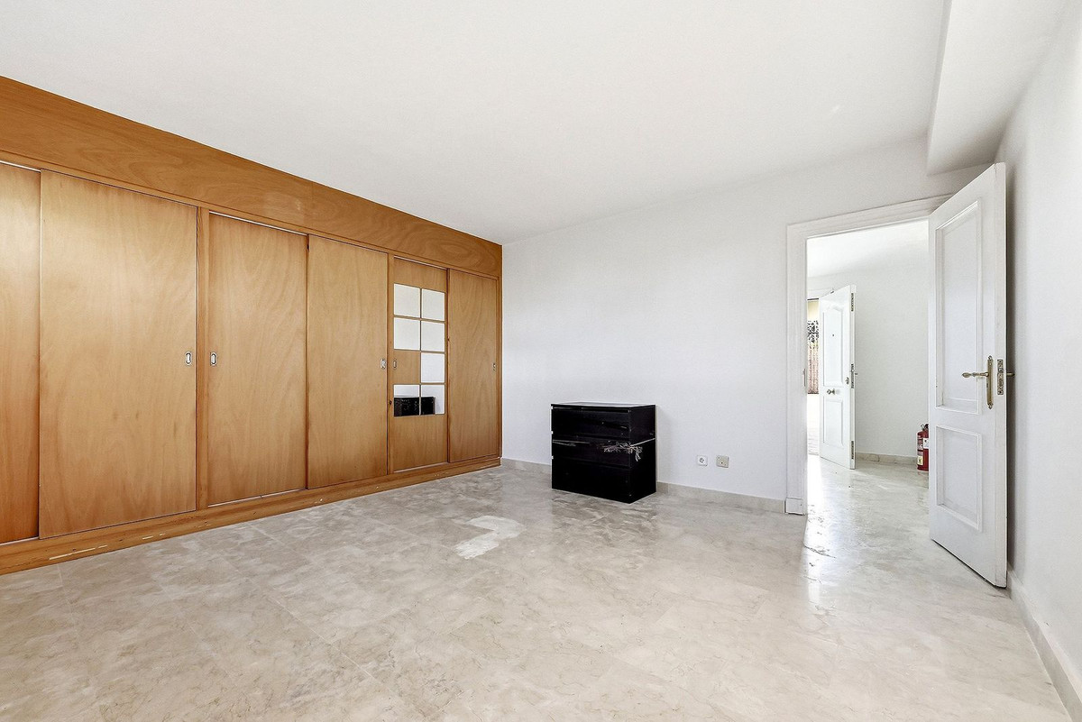 Huis te koop in Nueva Andalucía | 4 slaapkamers H5391193