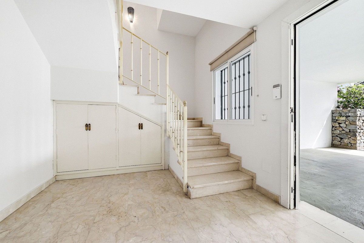 Huis te koop in Nueva Andalucía | 4 slaapkamers H5391193
