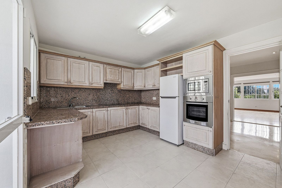 Huis te koop in Nueva Andalucía | 4 slaapkamers H5391193