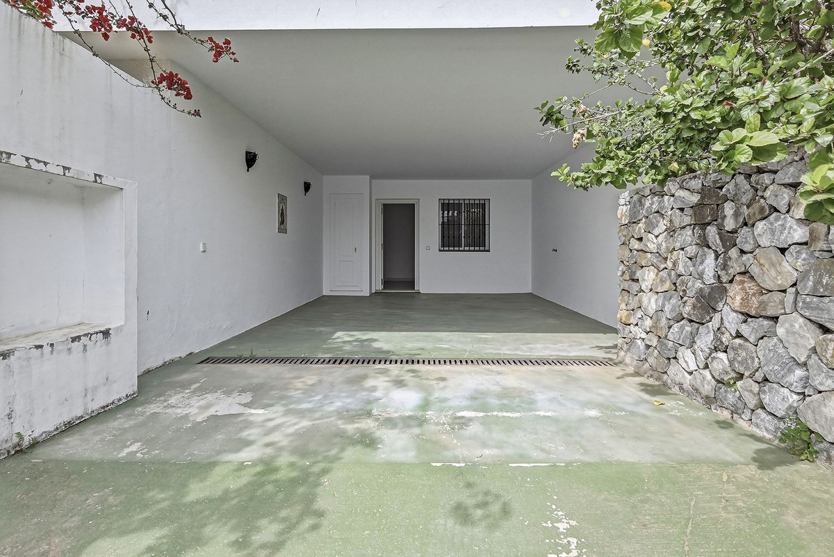 Huis te koop in Nueva Andalucía | 4 slaapkamers H5391193