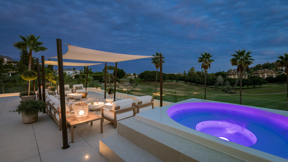 Huis te koop in Nueva Andalucía | 4 slaapkamers H5391448