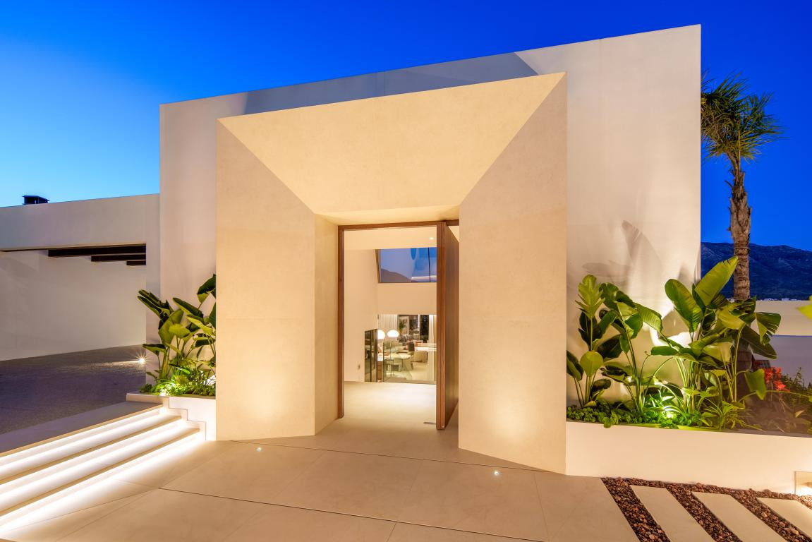 Huis te koop in Nueva Andalucía | 5 slaapkamers H5394577