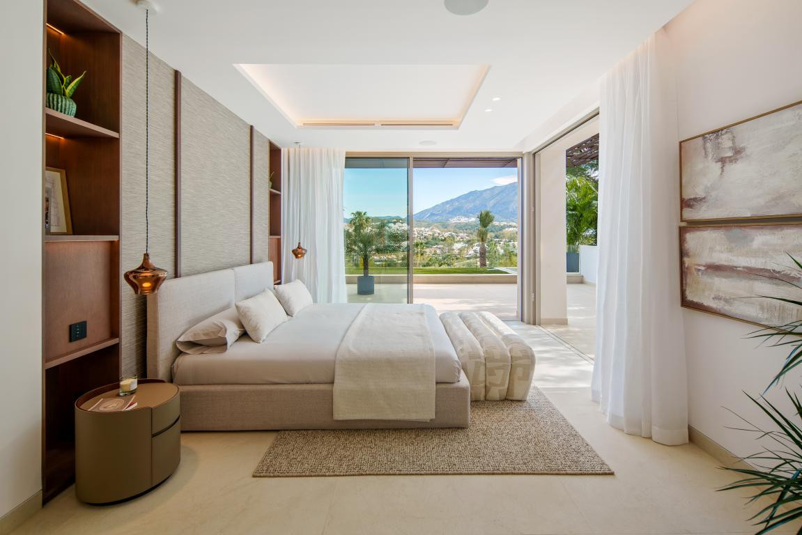 Huis te koop in Nueva Andalucía | 5 slaapkamers H5394577