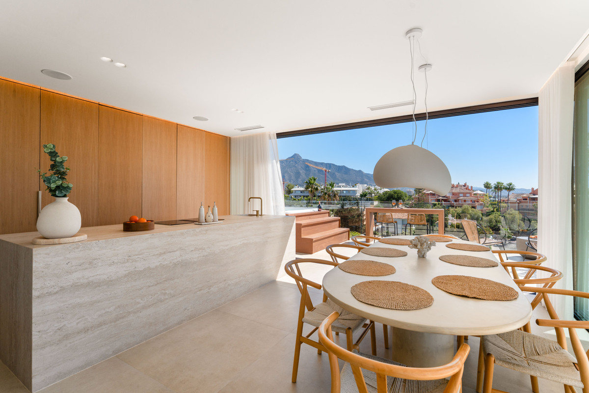 Huis te koop in Nueva Andalucía | 5 slaapkamers H5395627
