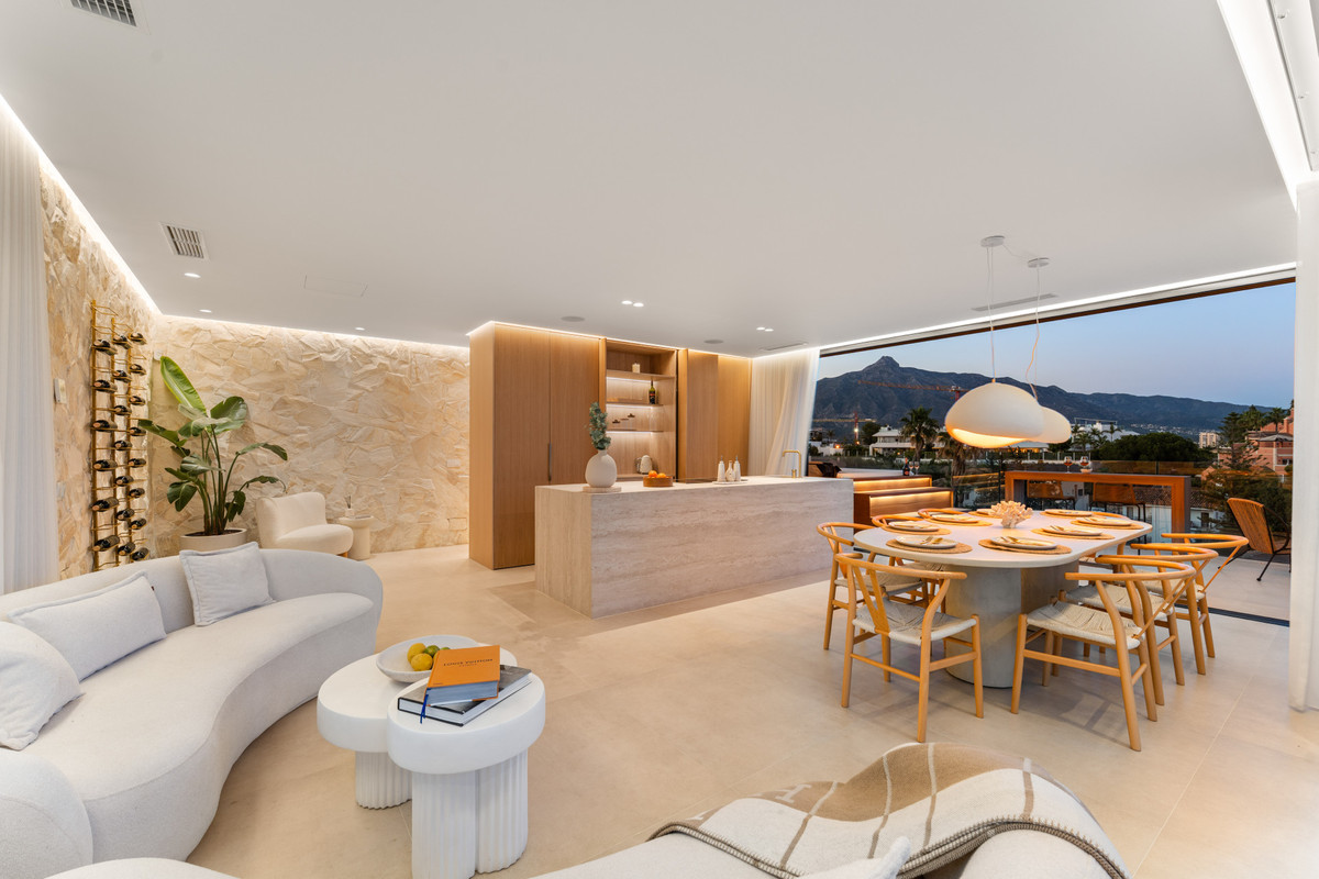 Huis te koop in Nueva Andalucía | 5 slaapkamers H5395627