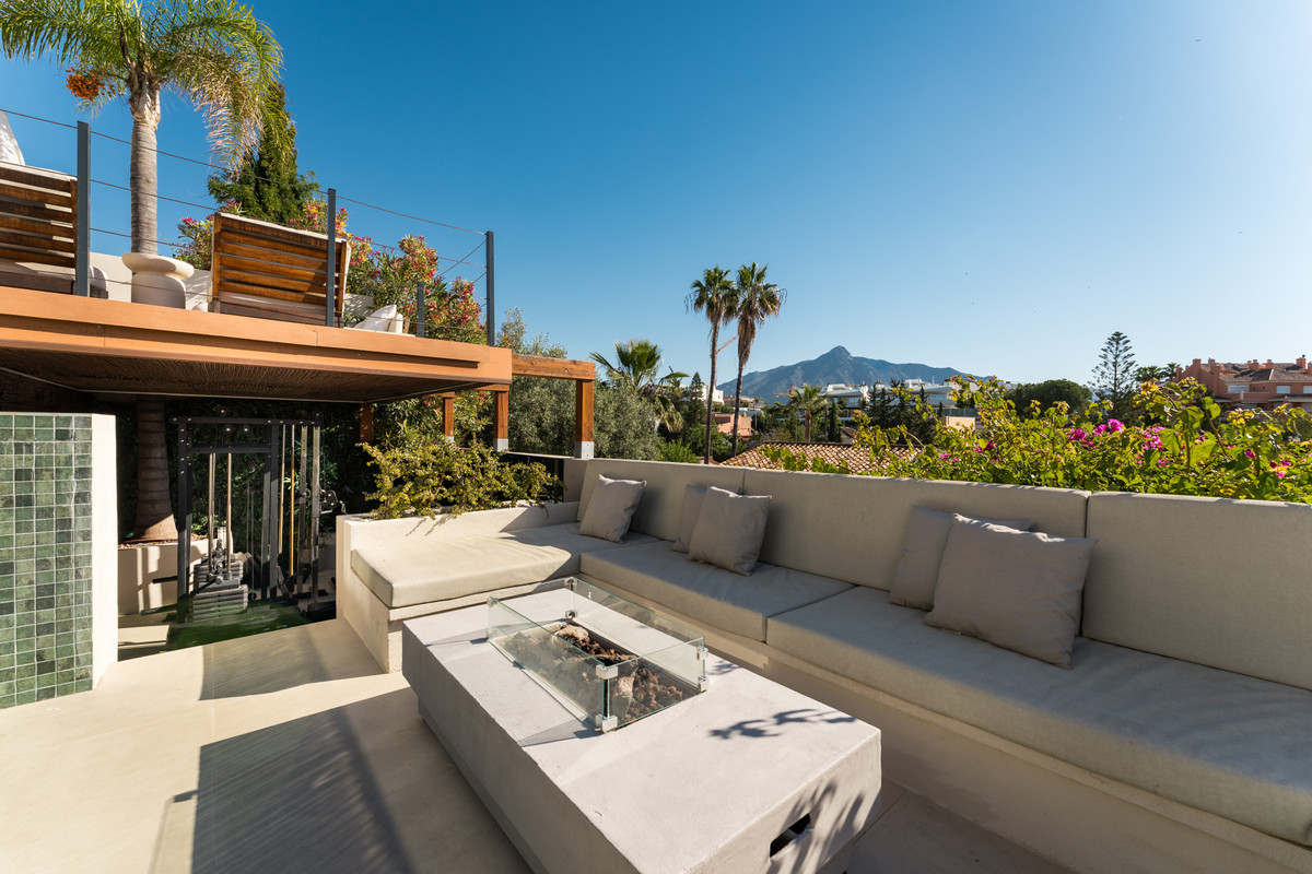 Huis te koop in Nueva Andalucía | 5 slaapkamers H5395627