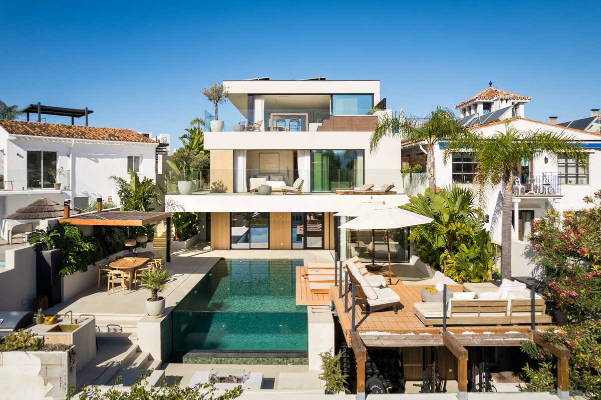 Huis te koop in Nueva Andalucía | 5 slaapkamers H5395627