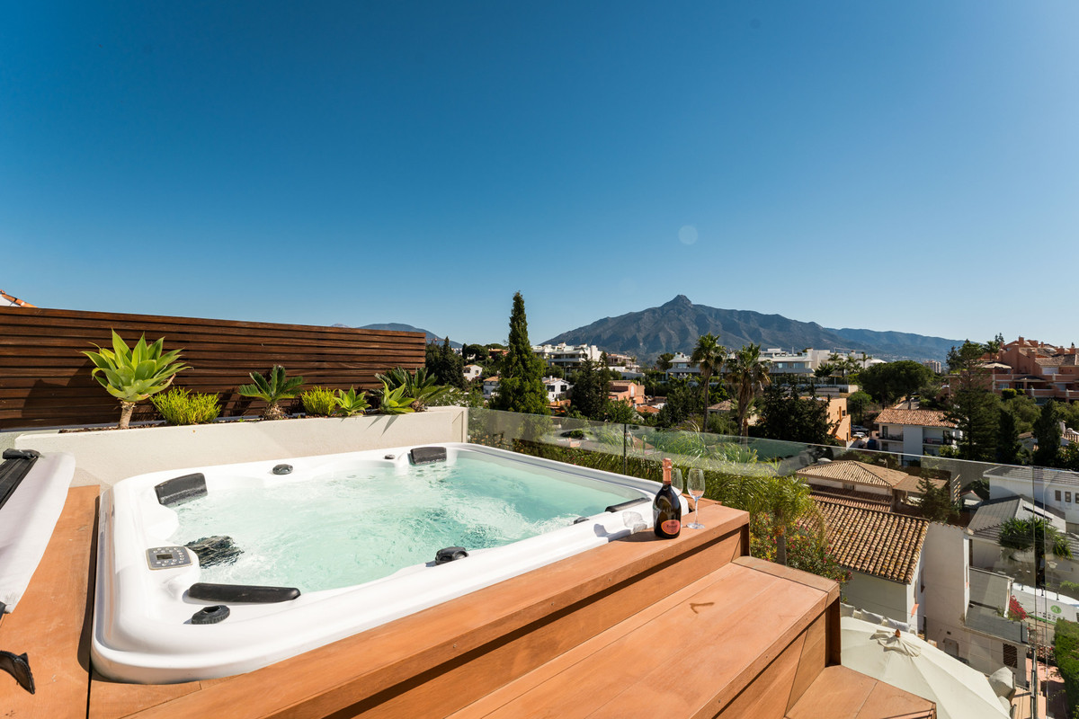 Huis te koop in Nueva Andalucía | 5 slaapkamers H5395627