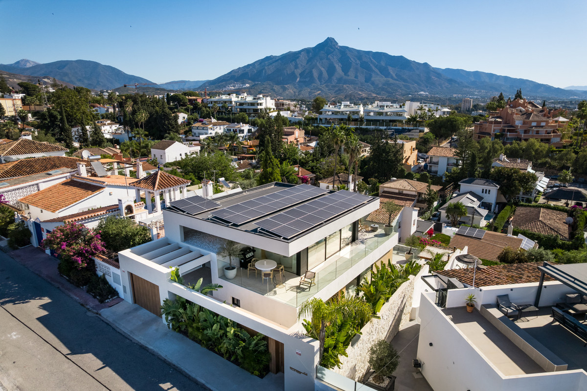 Huis te koop in Nueva Andalucía | 5 slaapkamers H5395627