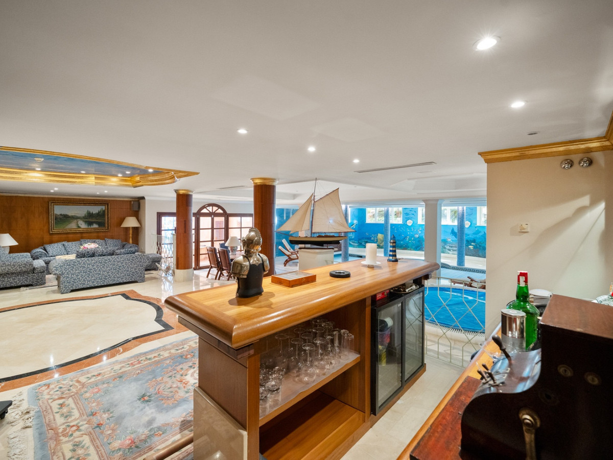 Huis te koop in Nueva Andalucía | 6 slaapkamers H5400265