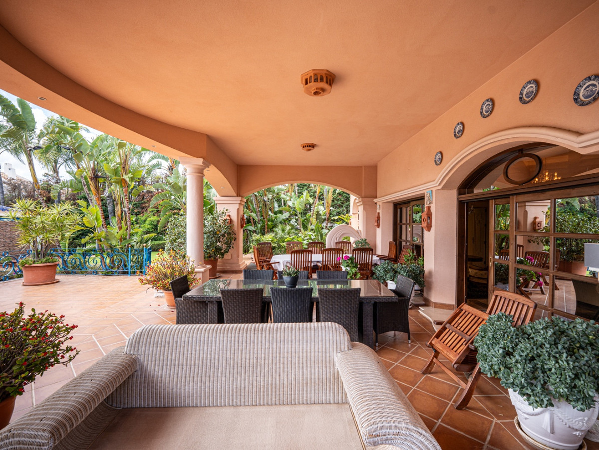 Huis te koop in Nueva Andalucía | 6 slaapkamers H5400265