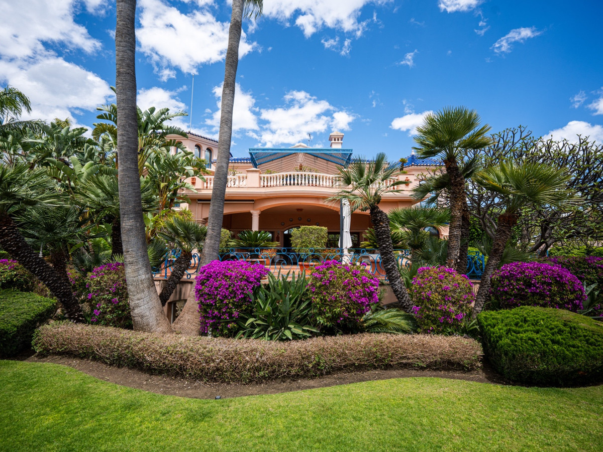 Huis te koop in Nueva Andalucía | 6 slaapkamers H5400265