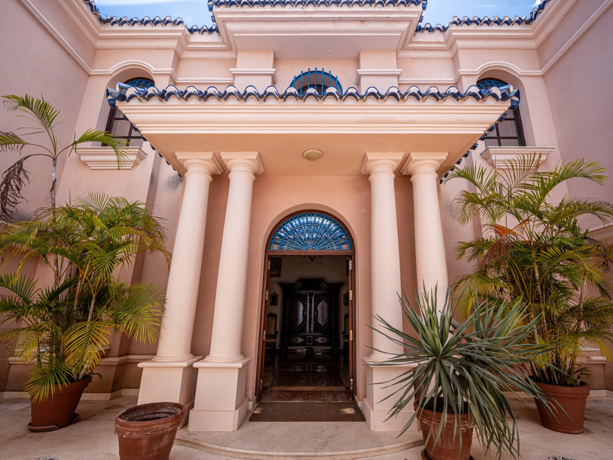 Huis te koop in Nueva Andalucía | 6 slaapkamers H5400265