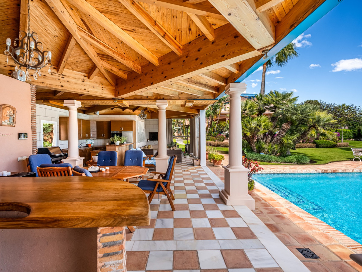 Huis te koop in Nueva Andalucía | 6 slaapkamers H5400265
