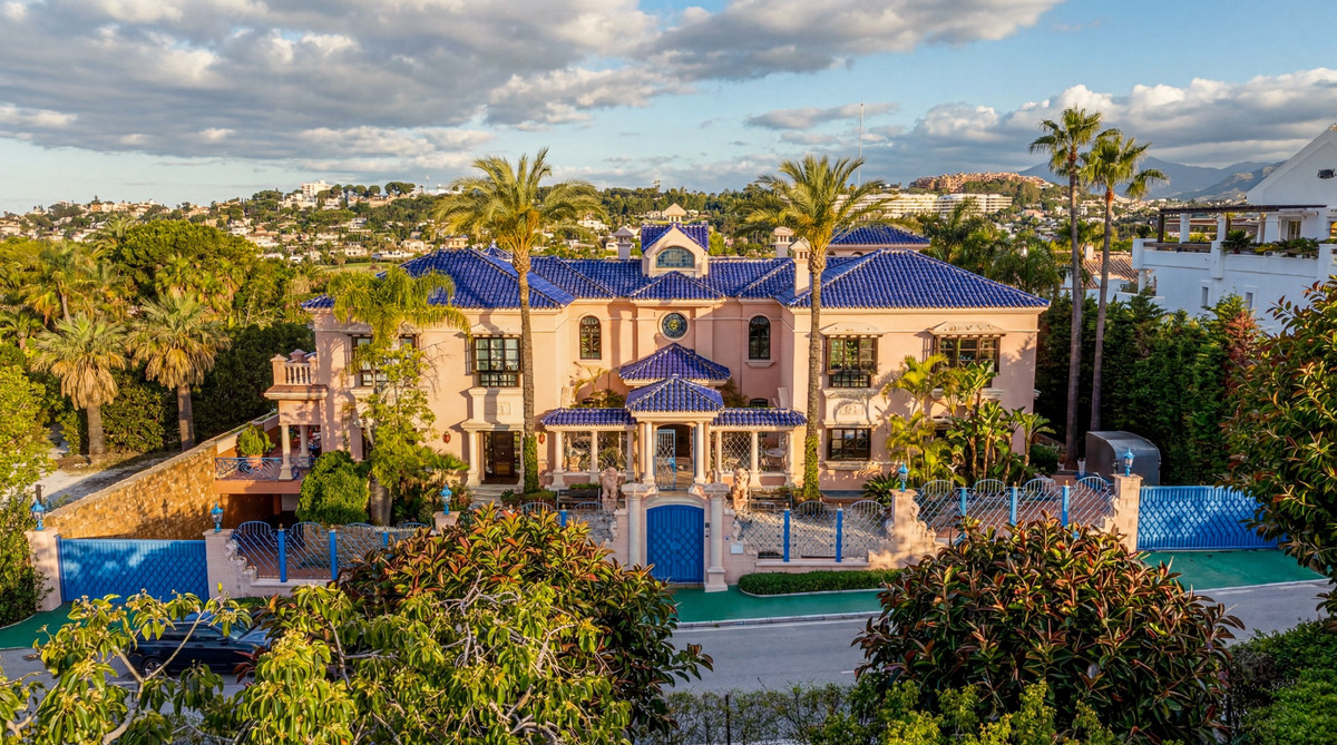 Huis te koop in Nueva Andalucía | 6 slaapkamers H5400265