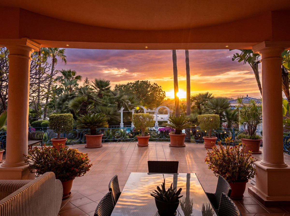 Huis te koop in Nueva Andalucía | 6 slaapkamers H5400265