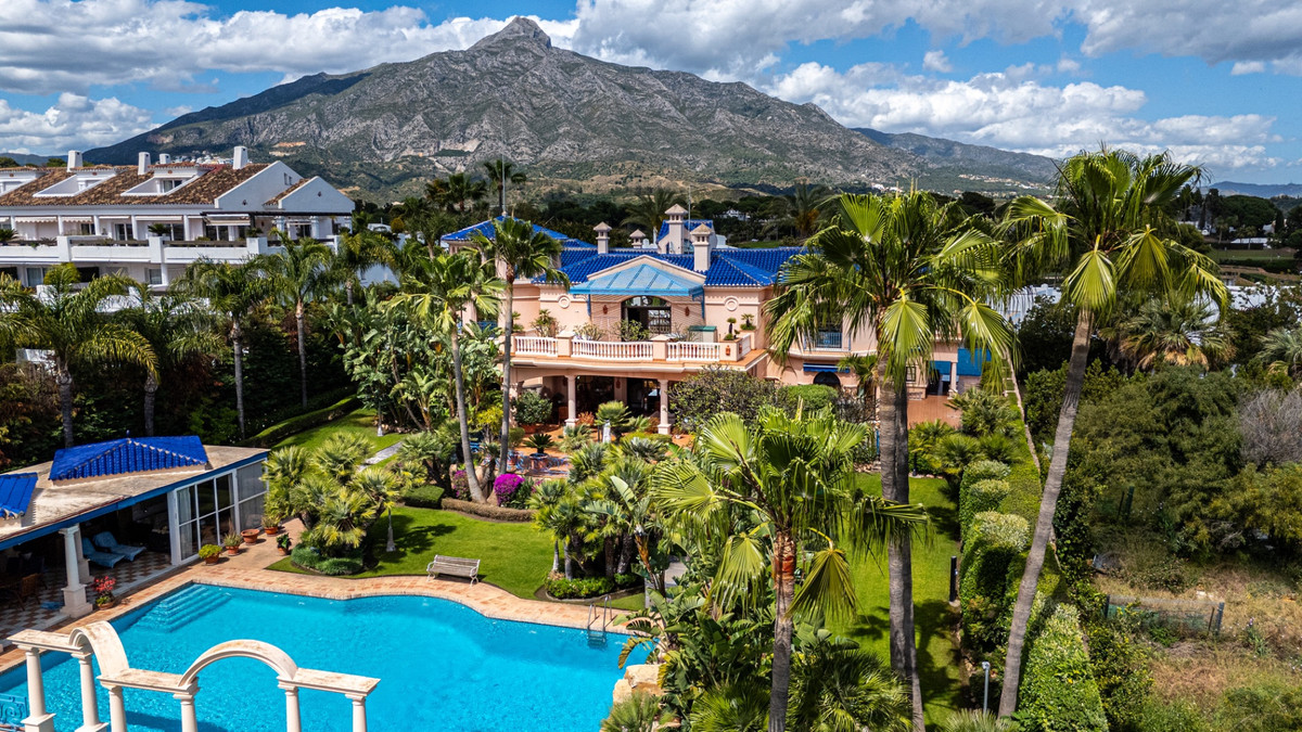 Huis te koop in Nueva Andalucía | 6 slaapkamers H5400265