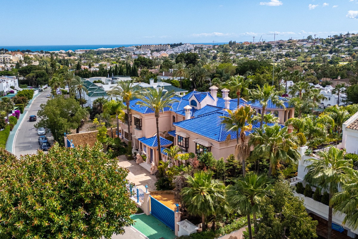 Huis te koop in Nueva Andalucía | 6 slaapkamers H5400265
