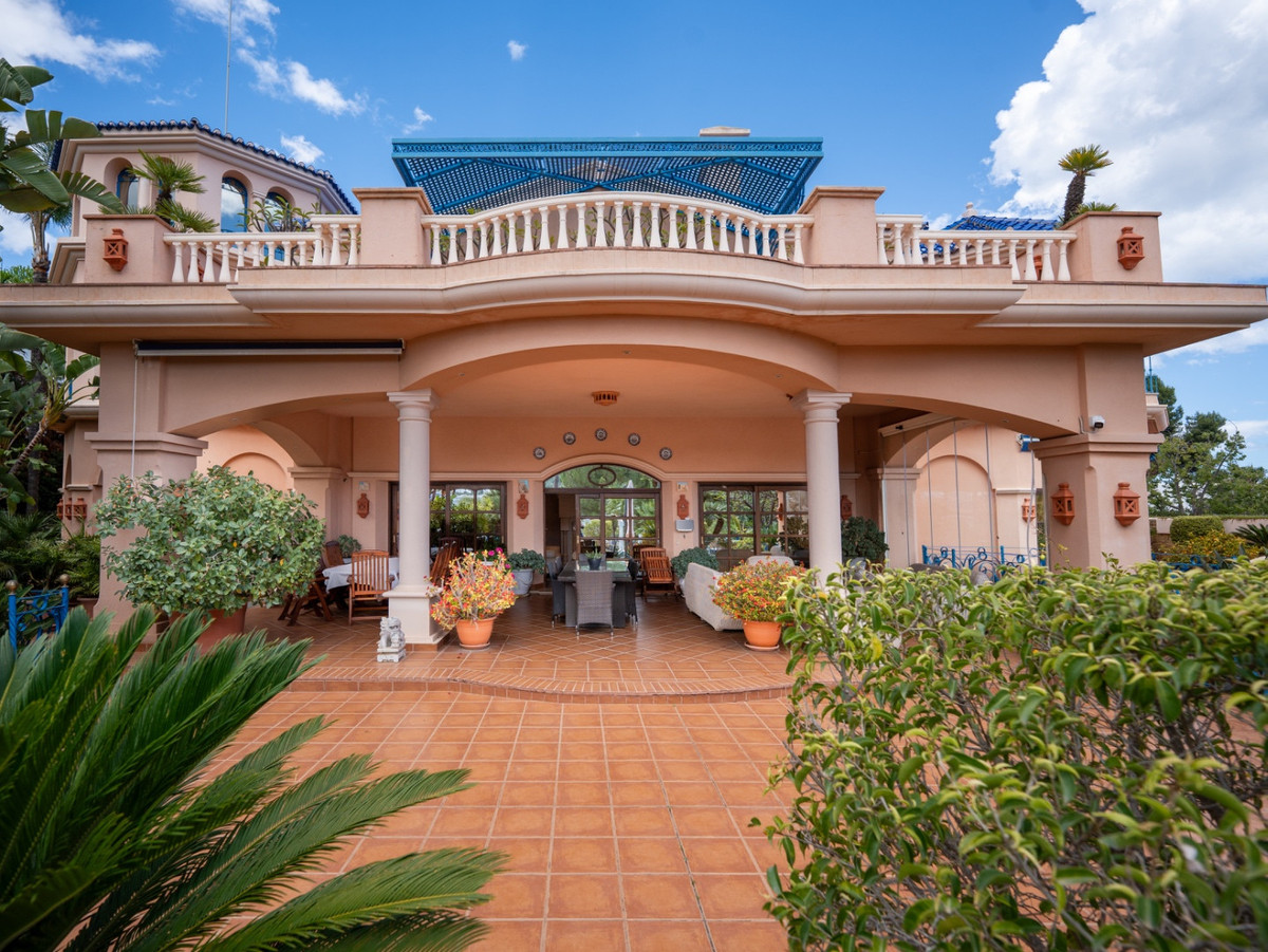 Huis te koop in Nueva Andalucía | 6 slaapkamers H5400265
