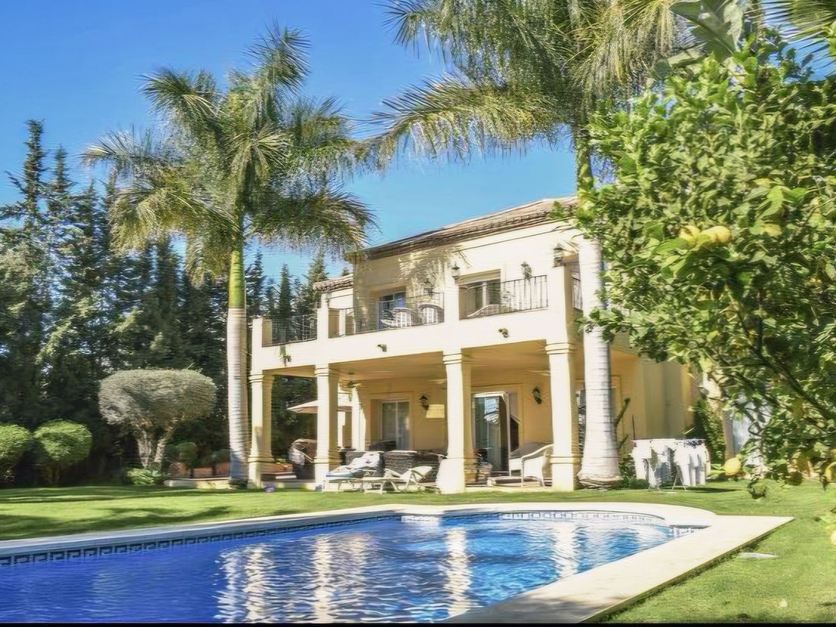 Huis te koop in Nueva Andalucía | 5 slaapkamers H5402329