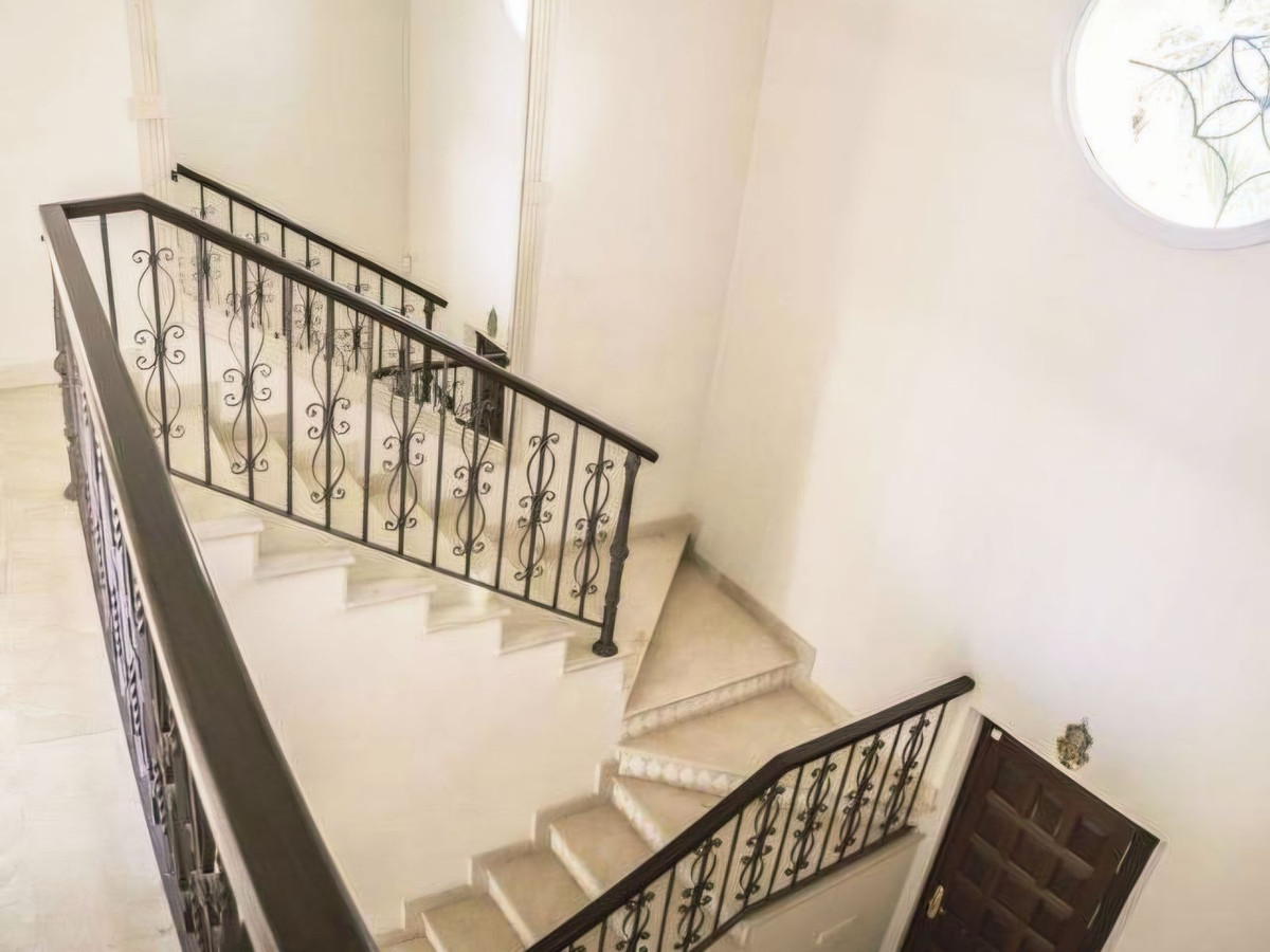 Huis te koop in Nueva Andalucía | 5 slaapkamers H5402329