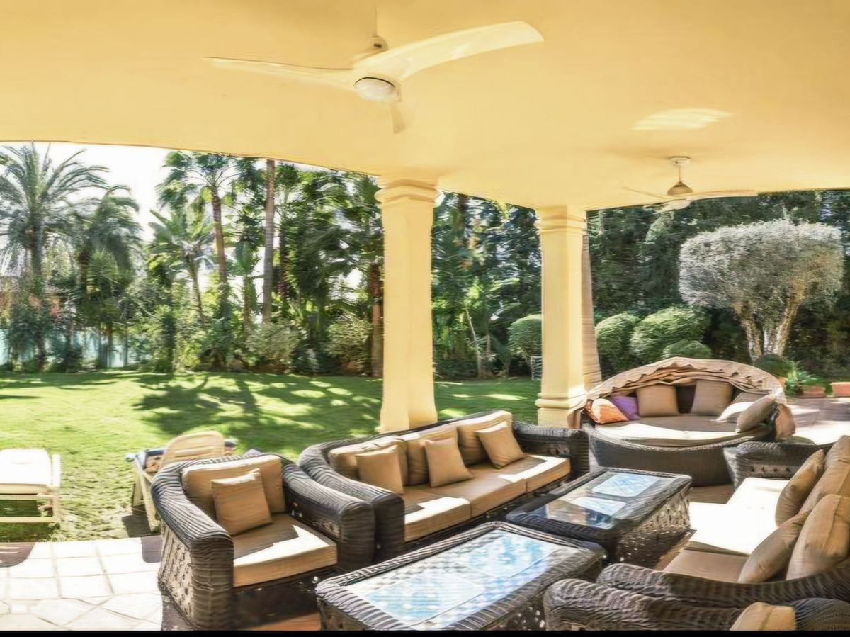 Huis te koop in Nueva Andalucía | 5 slaapkamers H5402329