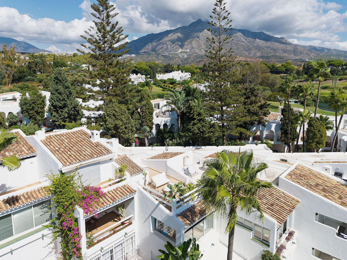 Bungalow te koop in Nueva Andalucía | 2 slaapkamers H5408032