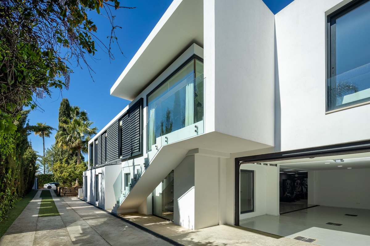 Huis te koop in Nueva Andalucía | 5 slaapkamers H5408068