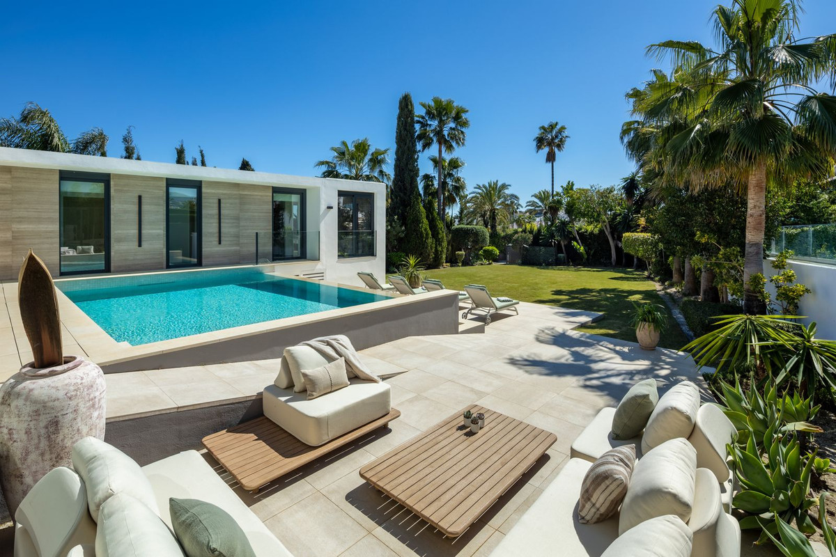 Huis te koop in Nueva Andalucía | 5 slaapkamers H5408068